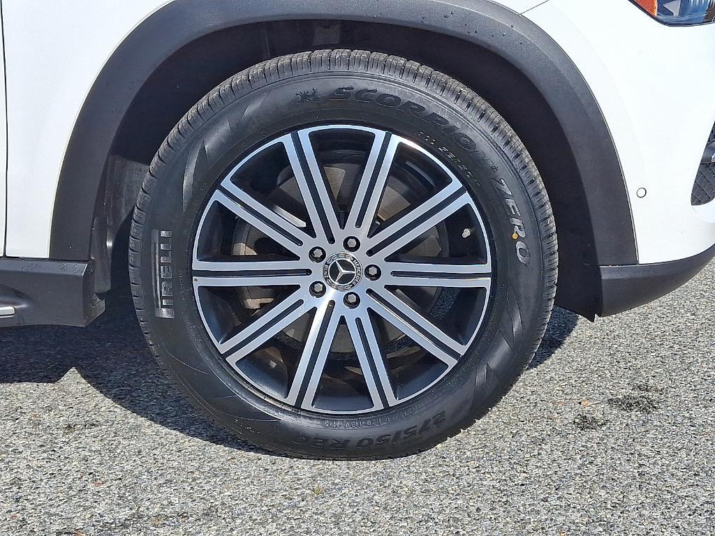 used 2024 Mercedes-Benz GLE 450 car, priced at $62,900