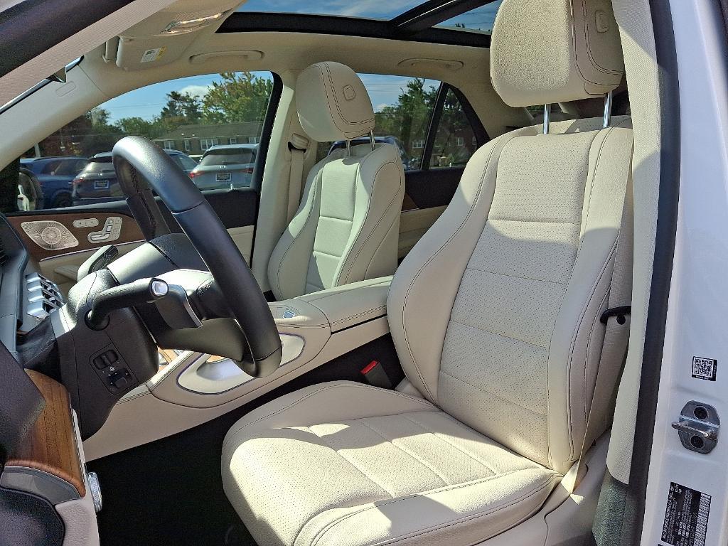 used 2024 Mercedes-Benz GLE 450 car, priced at $62,900