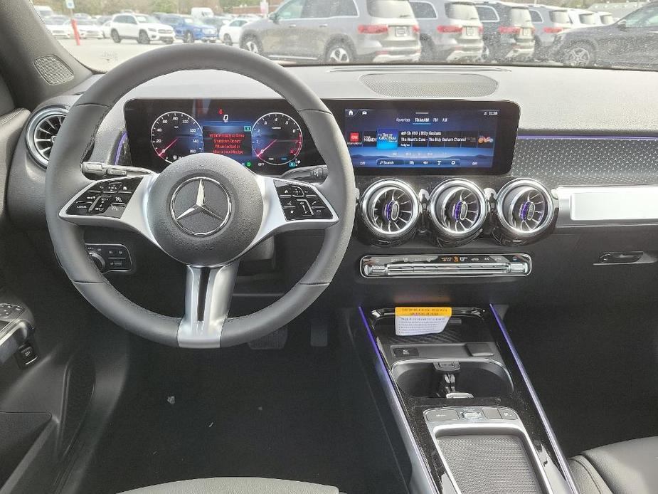 new 2024 Mercedes-Benz GLB 250 car