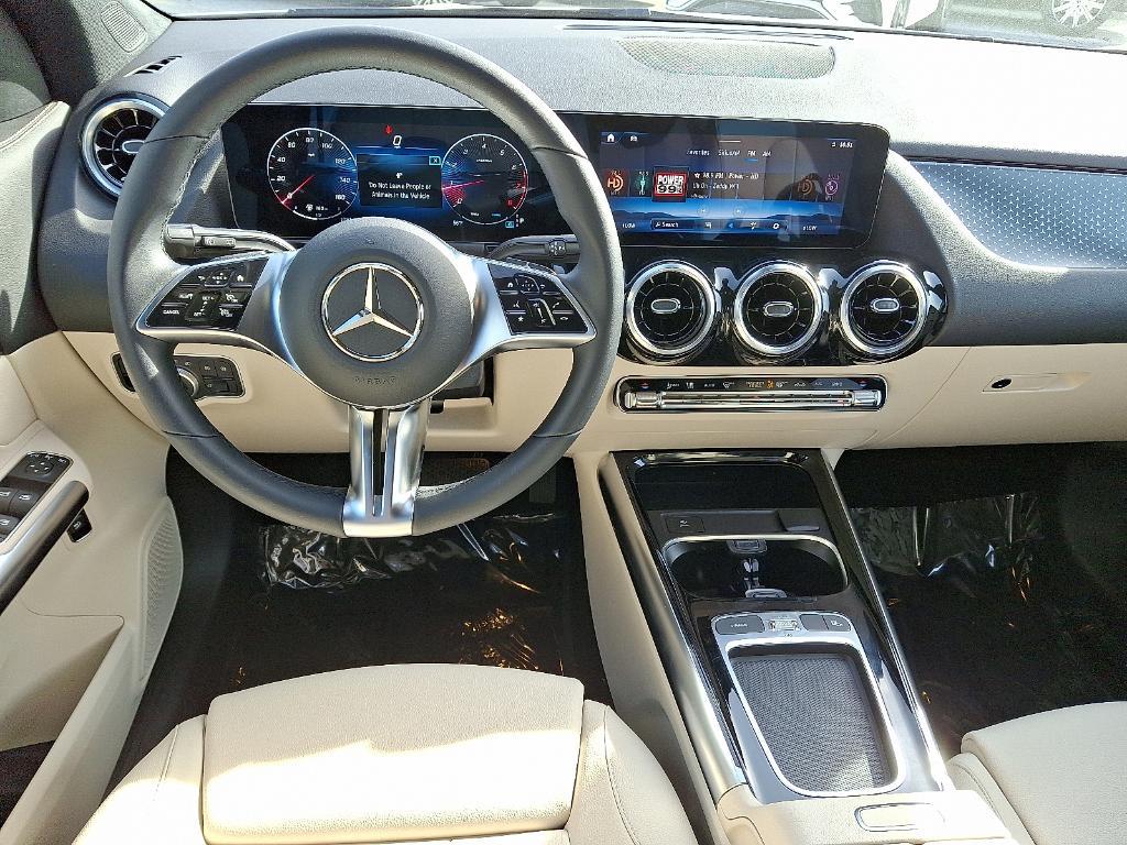 used 2025 Mercedes-Benz GLA 250 car, priced at $40,900