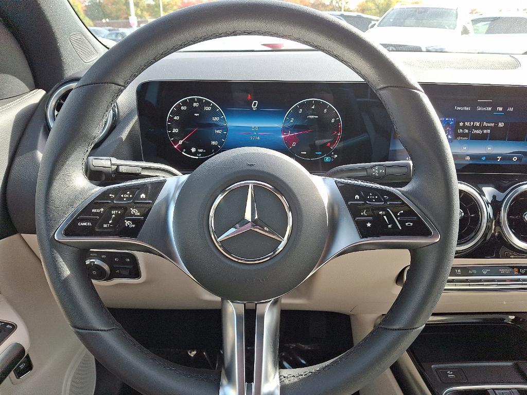 used 2025 Mercedes-Benz GLA 250 car, priced at $40,900
