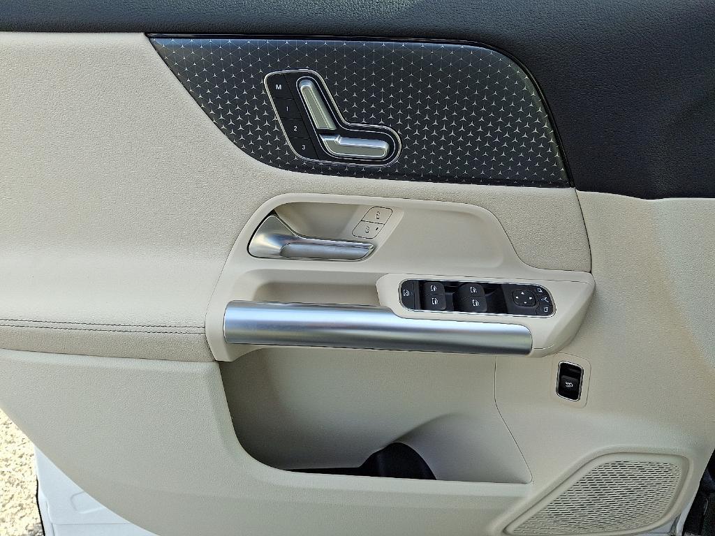 used 2025 Mercedes-Benz GLA 250 car, priced at $40,900