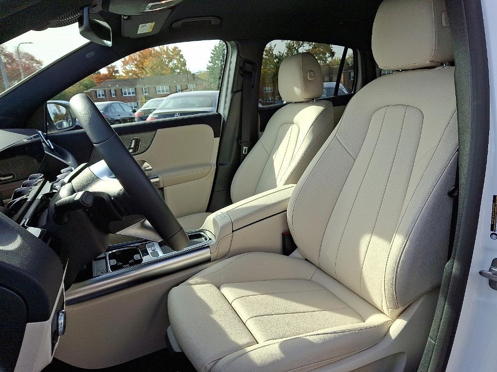 used 2025 Mercedes-Benz GLA 250 car, priced at $40,900