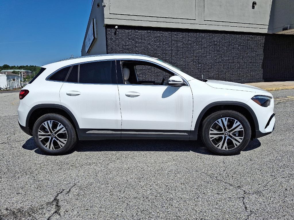 new 2025 Mercedes-Benz GLA 250 car, priced at $44,250