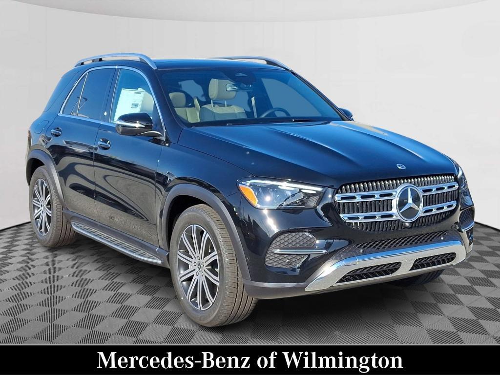 new 2025 Mercedes-Benz GLE 450 car, priced at $77,315