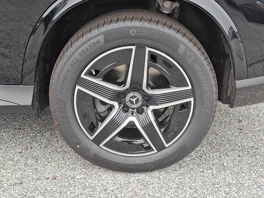 new 2026 Mercedes-Benz GLC 300 car, priced at $59,020