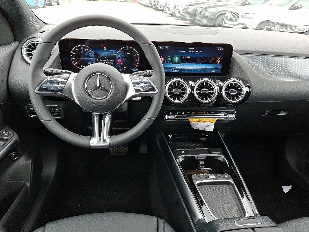 new 2025 Mercedes-Benz GLA 250 car, priced at $47,295