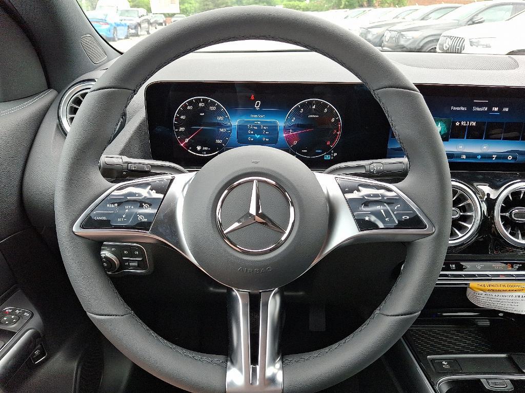 new 2025 Mercedes-Benz GLA 250 car, priced at $47,295