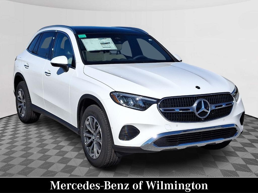 new 2025 Mercedes-Benz GLC 300 car
