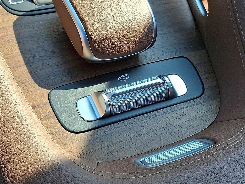 new 2025 Mercedes-Benz GLS 450 car, priced at $97,445