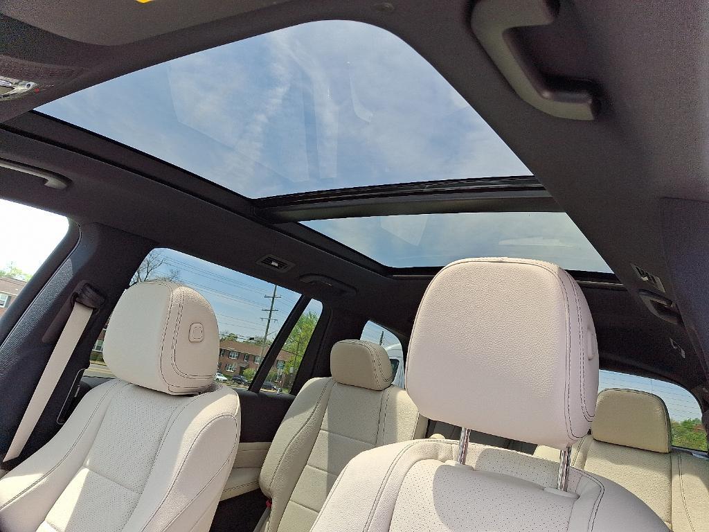 new 2025 Mercedes-Benz GLS 450 car, priced at $97,430