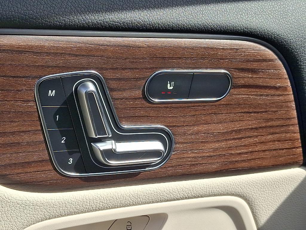 new 2026 Mercedes-Benz GLA 250 car, priced at $49,345