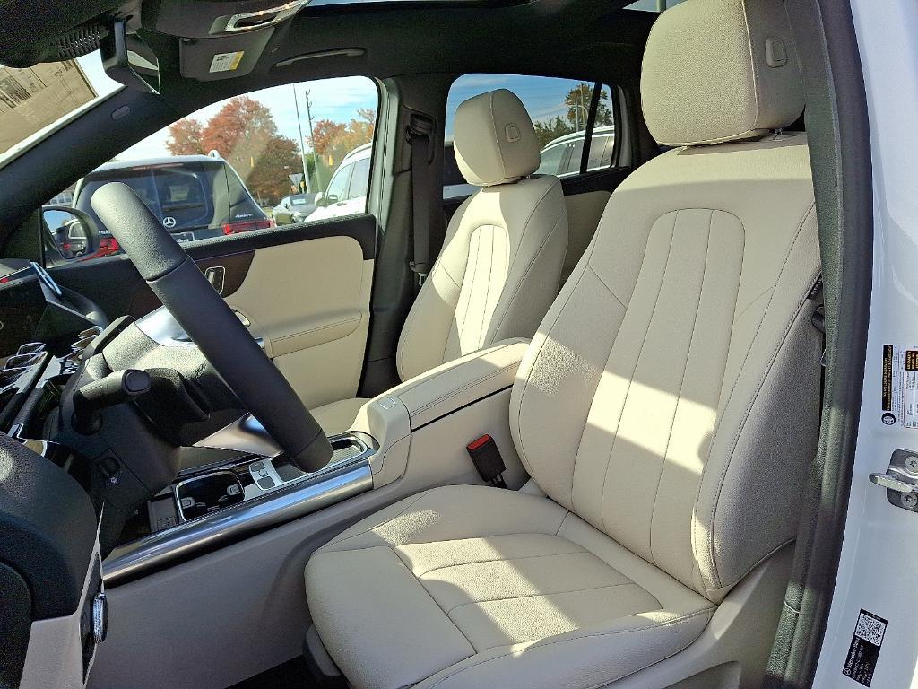 new 2026 Mercedes-Benz GLA 250 car, priced at $49,345