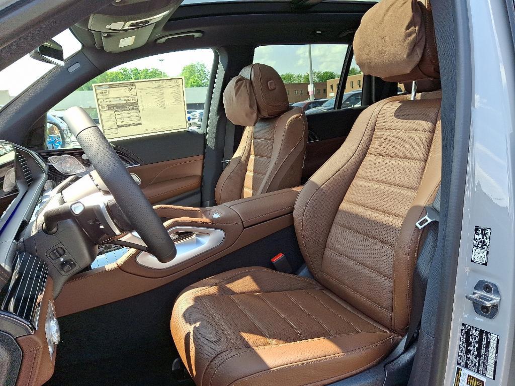 new 2025 Mercedes-Benz GLS 580 car, priced at $127,100
