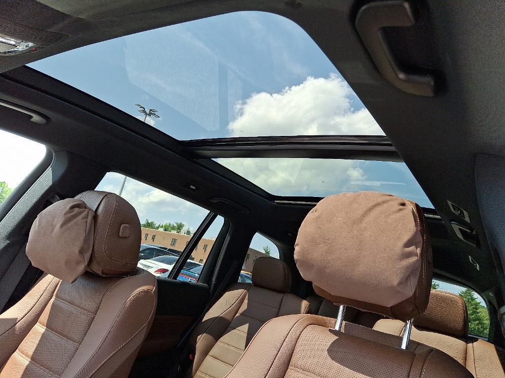 new 2025 Mercedes-Benz GLS 580 car, priced at $127,100