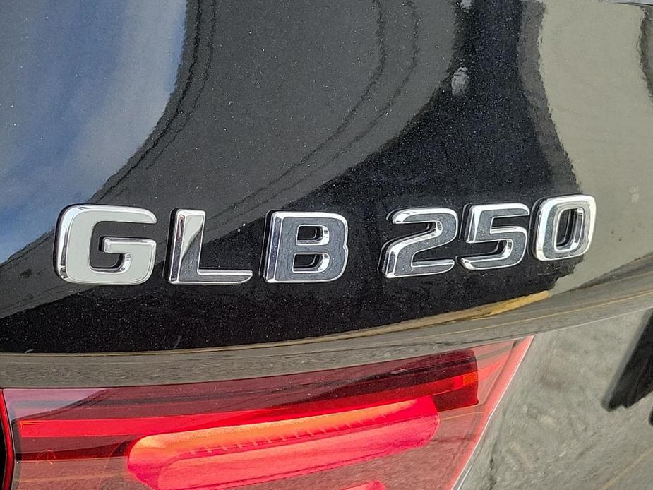 new 2024 Mercedes-Benz GLB 250 car, priced at $54,840