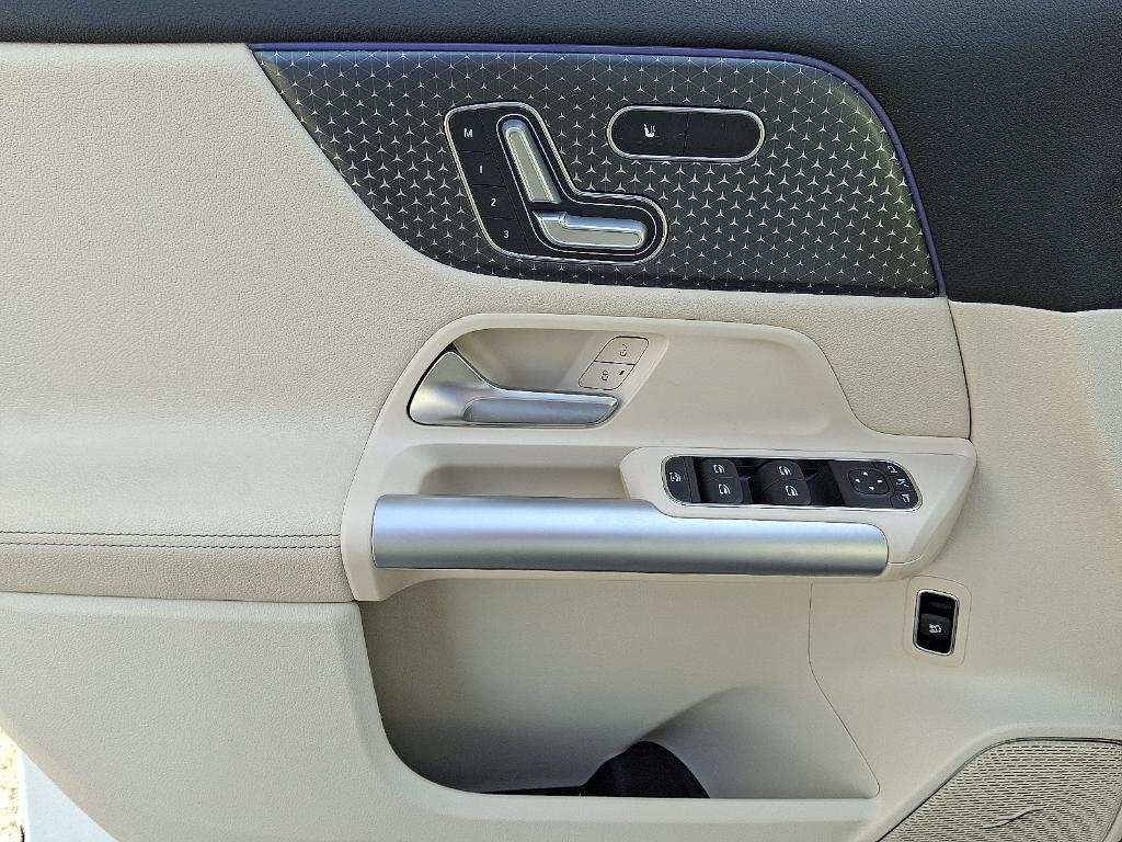 used 2025 Mercedes-Benz GLA 250 car, priced at $43,900