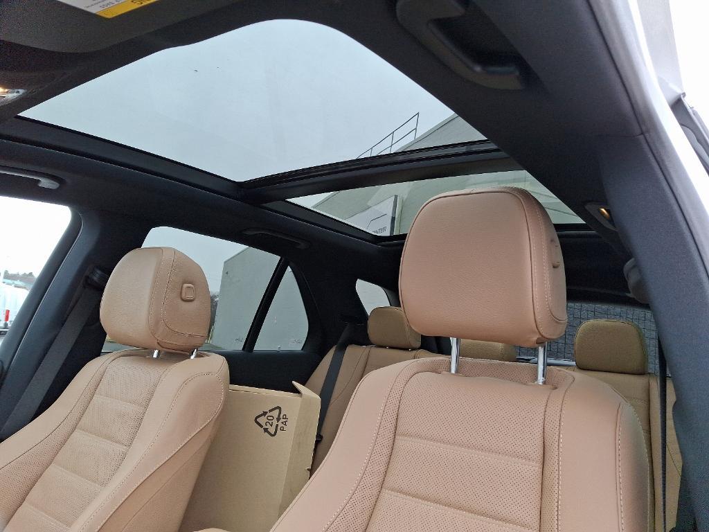 new 2025 Mercedes-Benz GLE 450 car, priced at $81,375