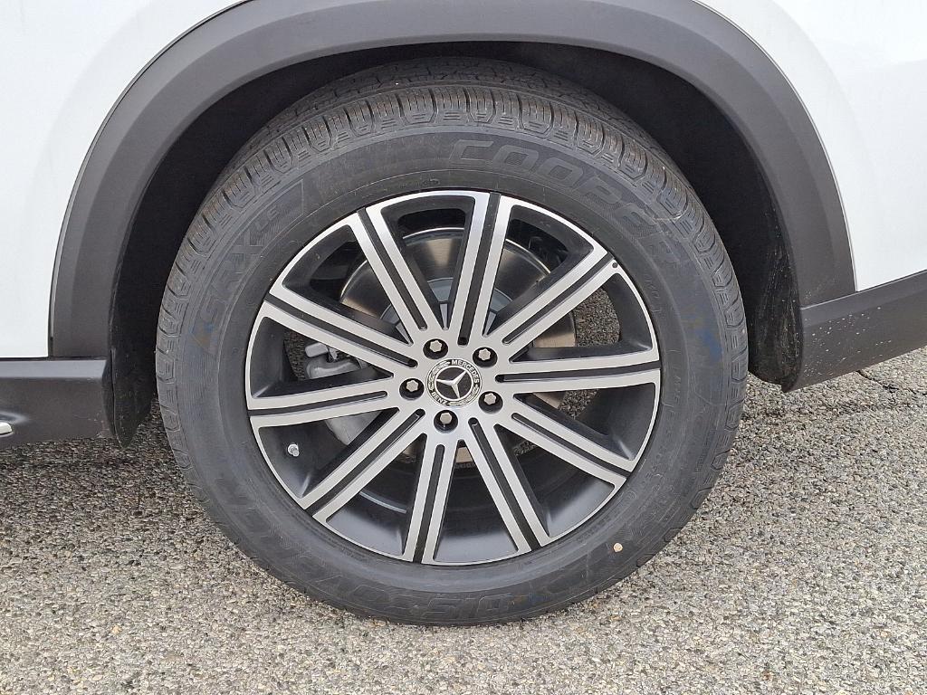 new 2025 Mercedes-Benz GLE 450 car, priced at $81,375