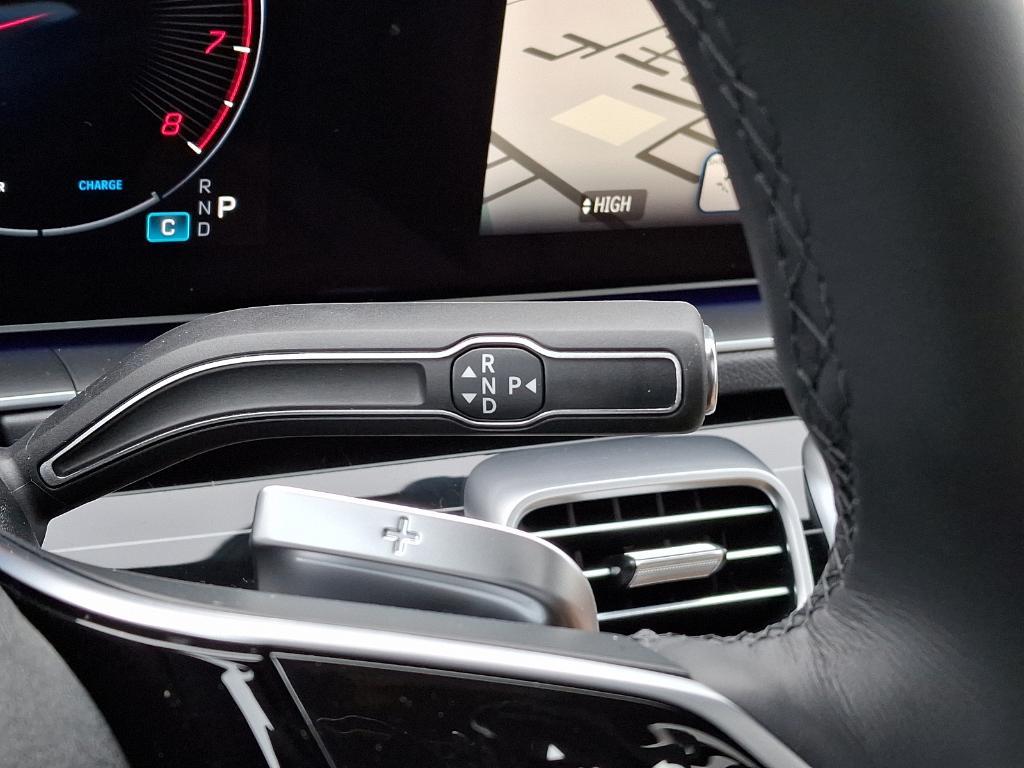 new 2025 Mercedes-Benz GLE 450 car, priced at $81,375