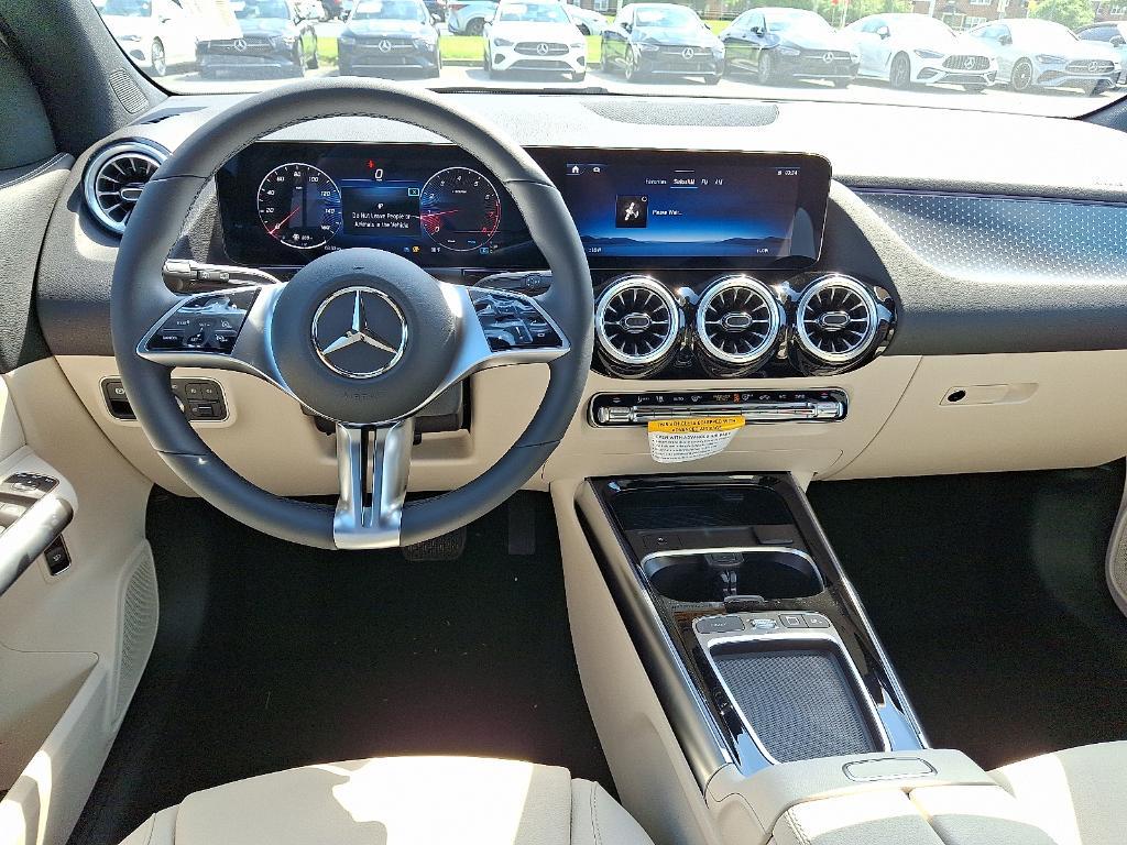 new 2025 Mercedes-Benz GLA 250 car, priced at $47,295