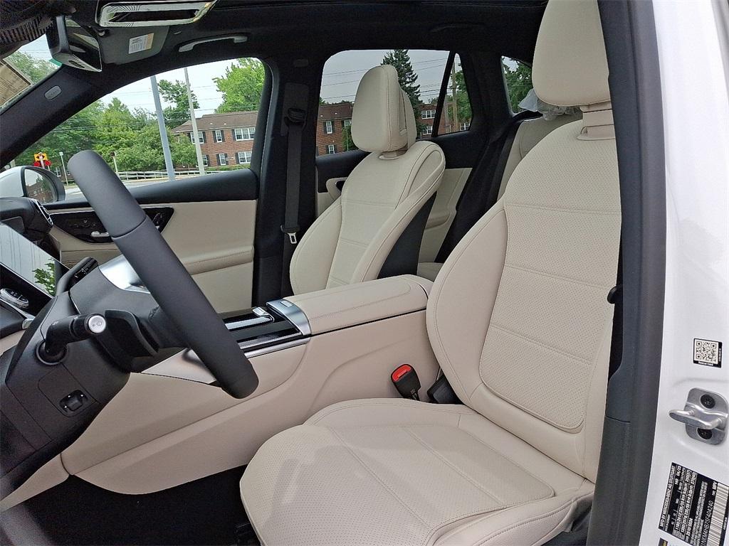 new 2025 Mercedes-Benz GLC 300 car, priced at $54,785