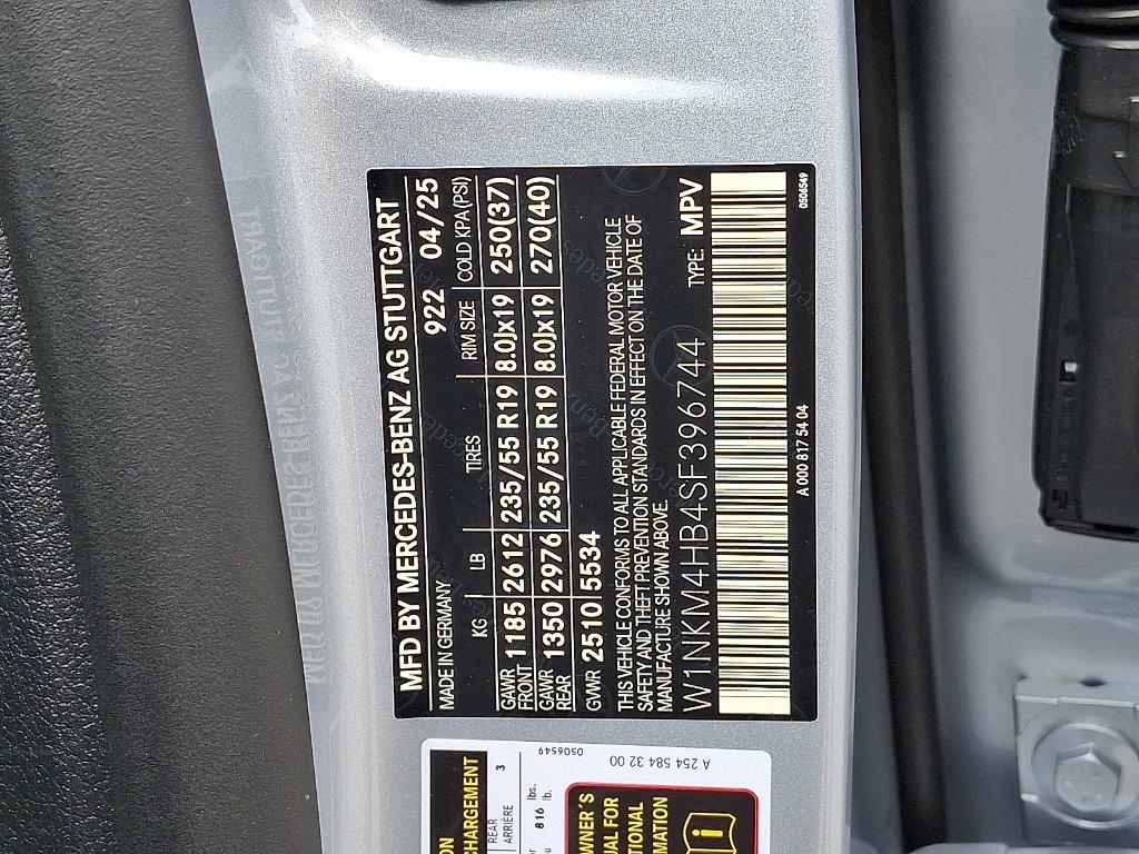 new 2025 Mercedes-Benz GLC 300 car, priced at $55,735