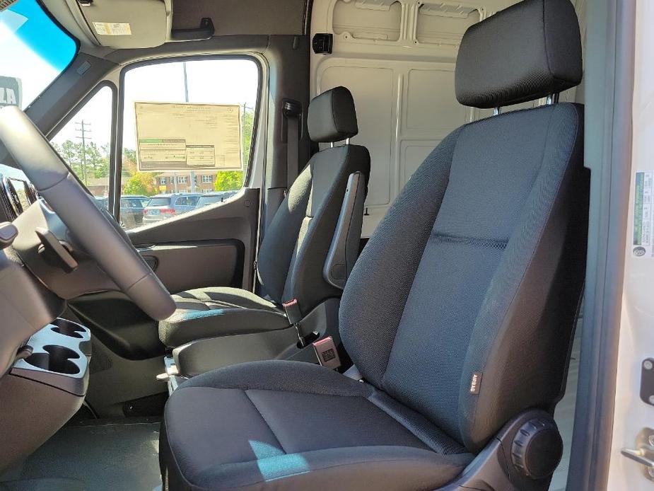 new 2024 Mercedes-Benz Sprinter 2500 car, priced at $65,757