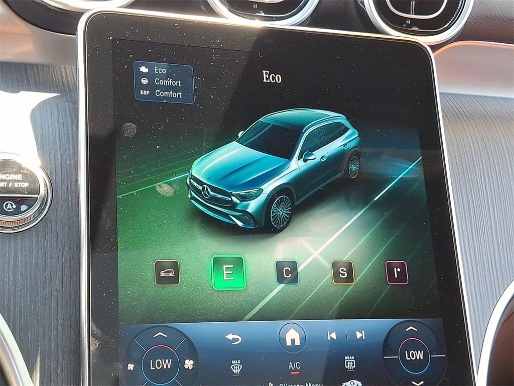 new 2025 Mercedes-Benz GLC 300 car