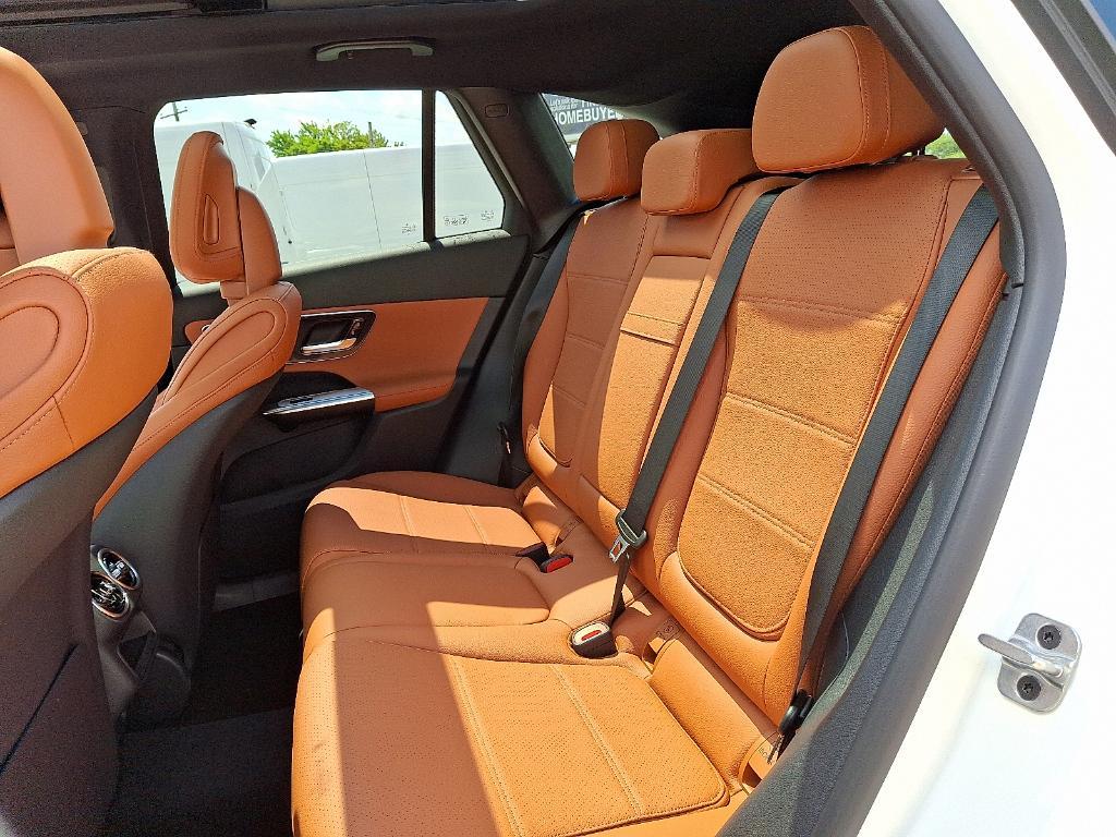 new 2025 Mercedes-Benz GLC 300 car