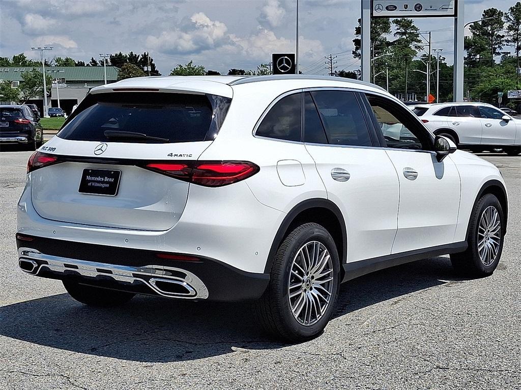 new 2025 Mercedes-Benz GLC 300 car