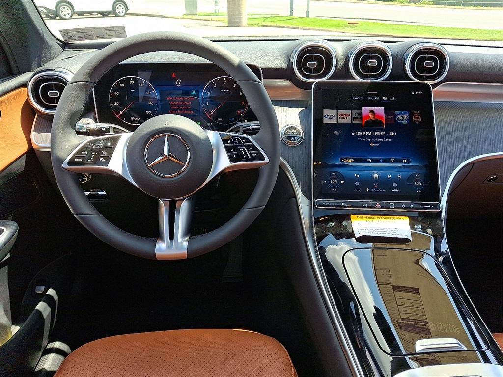 new 2025 Mercedes-Benz GLC 300 car