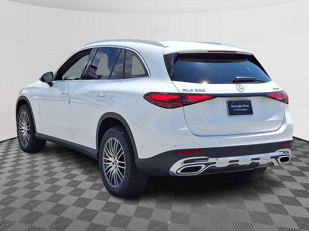 new 2025 Mercedes-Benz GLC 300 car