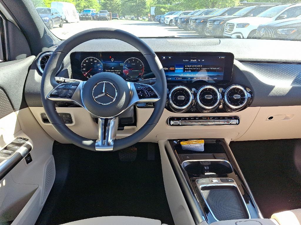 new 2025 Mercedes-Benz GLA 250 car, priced at $44,250