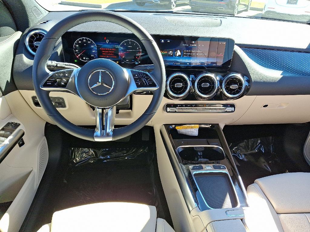 used 2025 Mercedes-Benz GLA 250 car, priced at $44,250