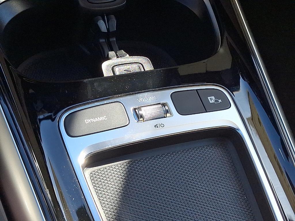 new 2025 Mercedes-Benz GLA 250 car, priced at $44,250