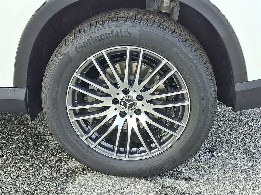 new 2026 Mercedes-Benz GLC 300 car, priced at $54,585