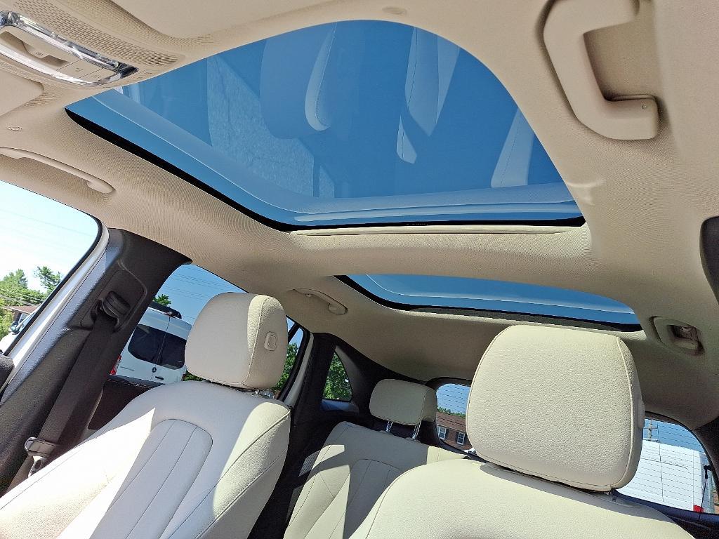 used 2022 Mercedes-Benz GLA 250 car, priced at $33,900