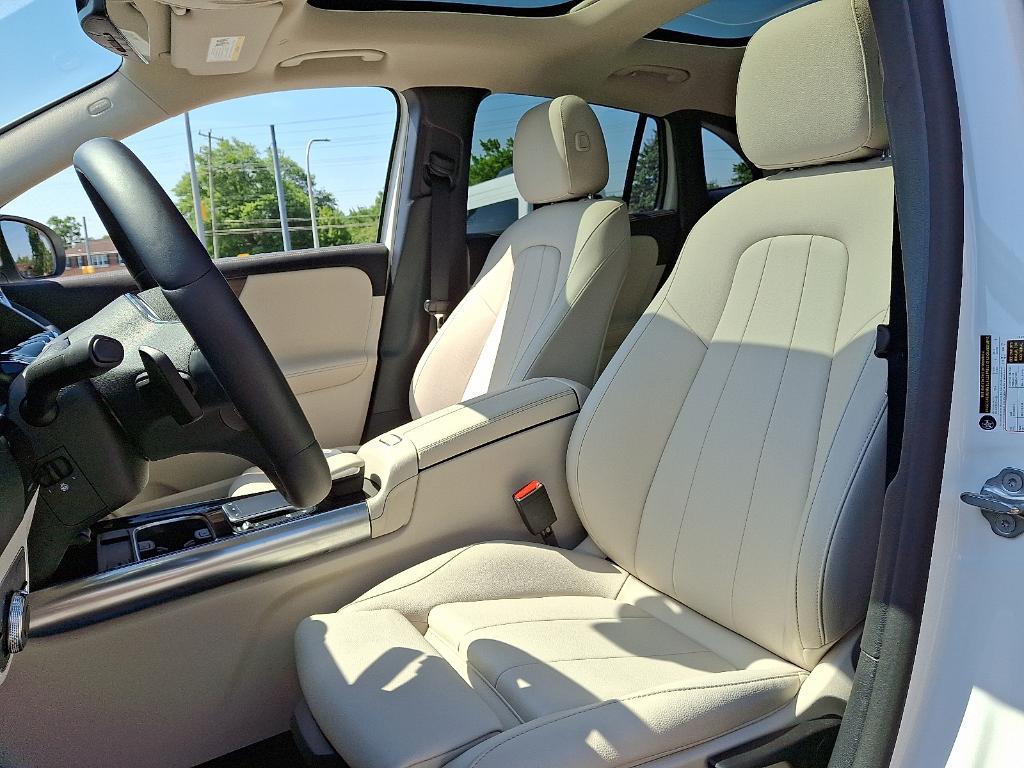 used 2022 Mercedes-Benz GLA 250 car, priced at $33,900