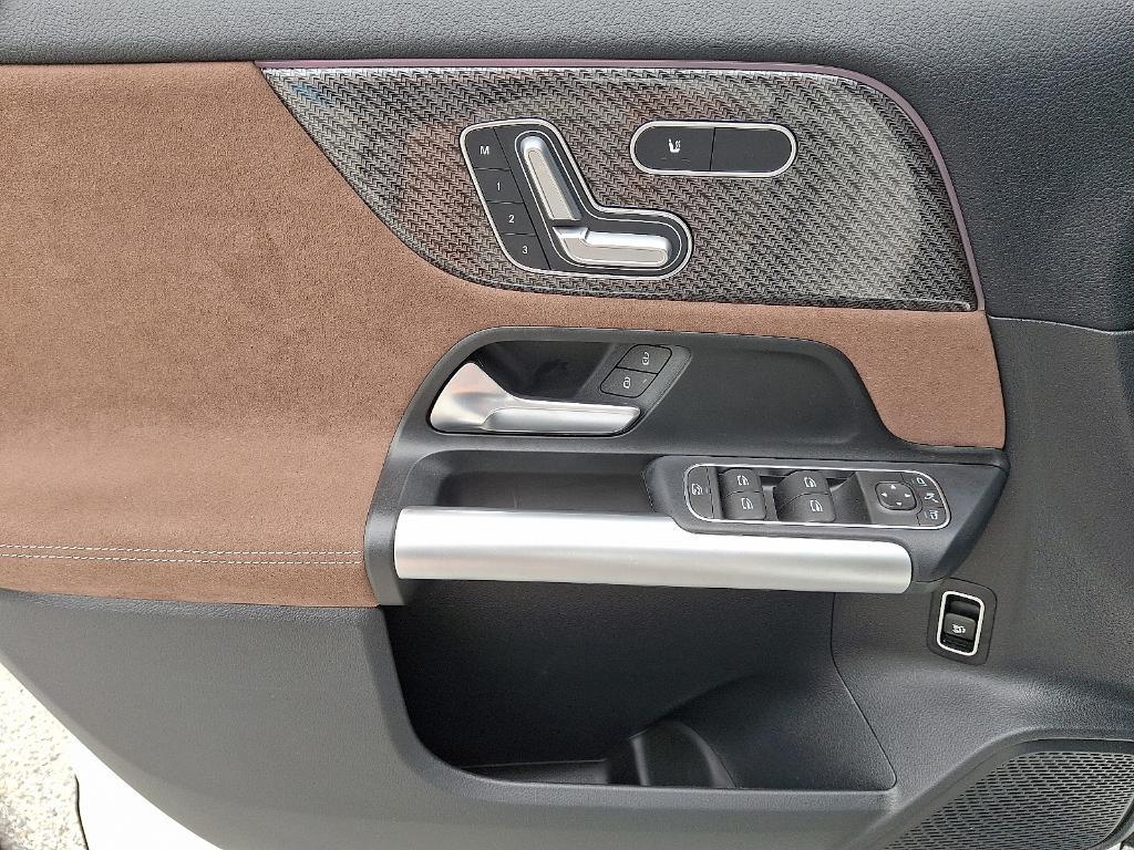 used 2025 Mercedes-Benz GLA 250 car, priced at $40,900