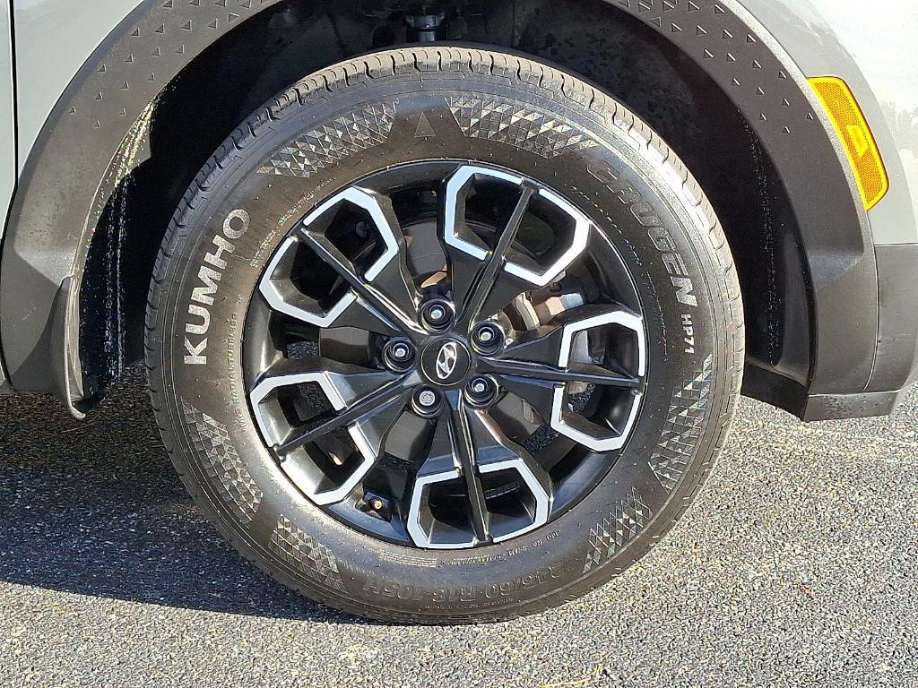 used 2024 Hyundai SANTA CRUZ car, priced at $25,900