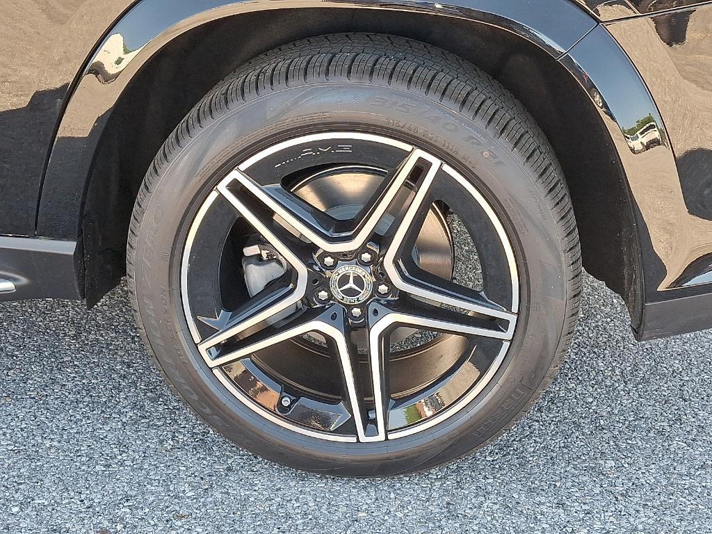 new 2025 Mercedes-Benz GLS 450 car