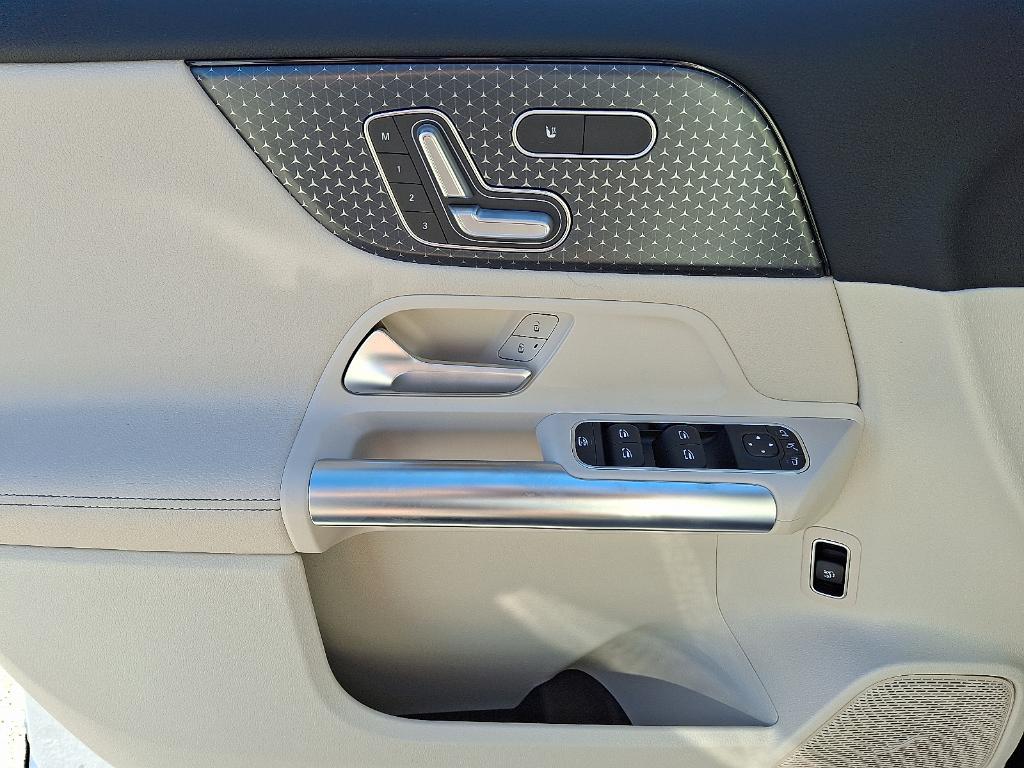 new 2026 Mercedes-Benz GLA 250 car, priced at $47,235