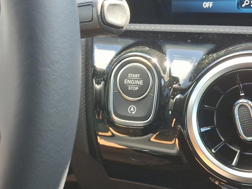 new 2025 Mercedes-Benz CLA 250 car