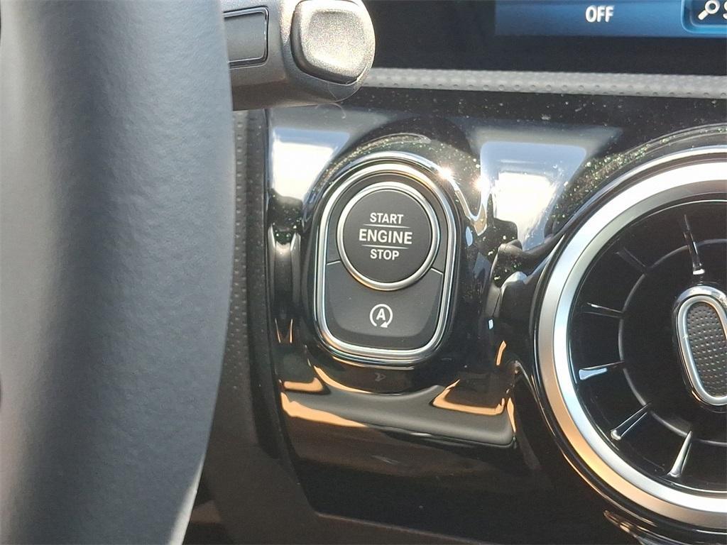 new 2025 Mercedes-Benz CLA 250 car