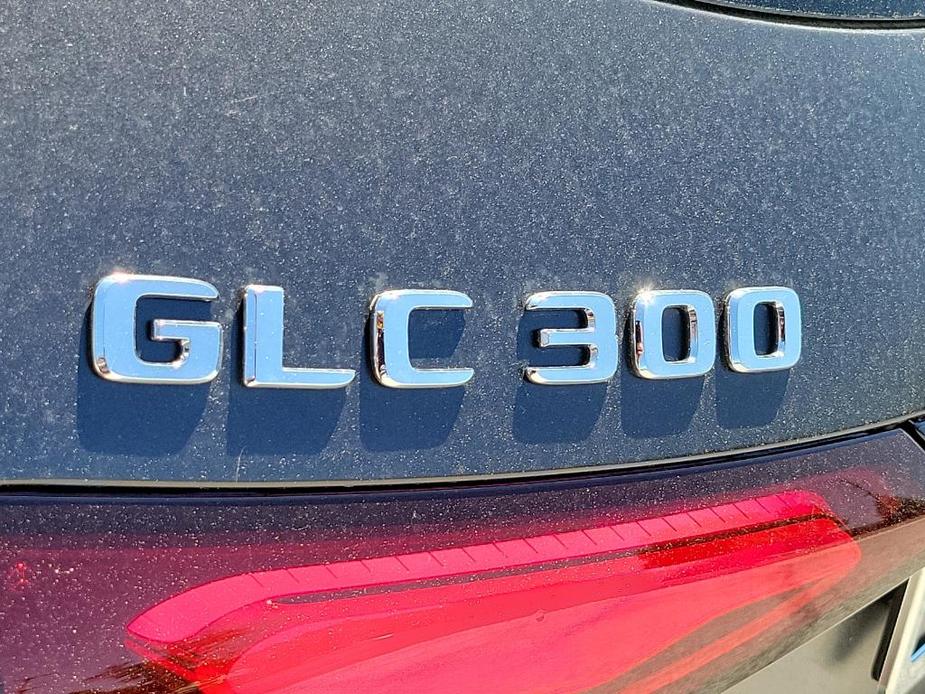 new 2024 Mercedes-Benz GLC 300 car, priced at $59,285