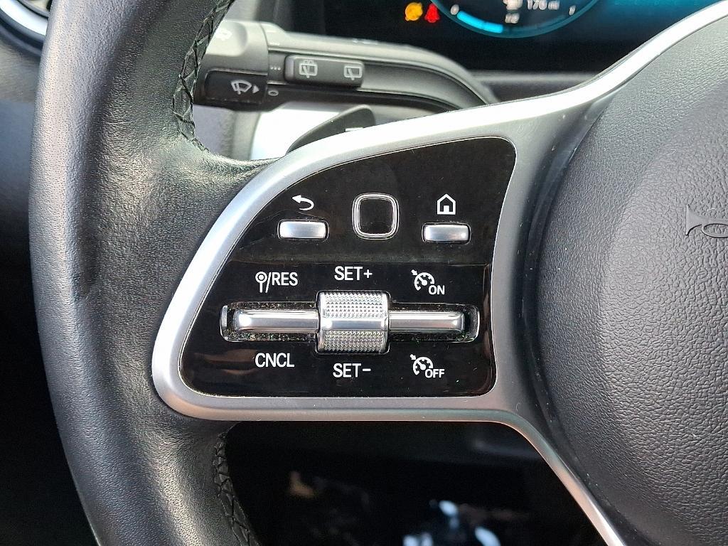 used 2022 Mercedes-Benz GLB 250 car, priced at $31,900
