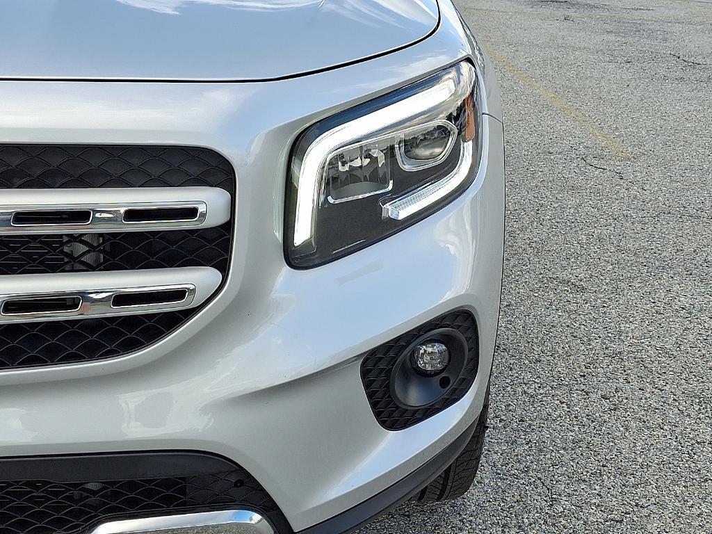 used 2022 Mercedes-Benz GLB 250 car, priced at $31,900