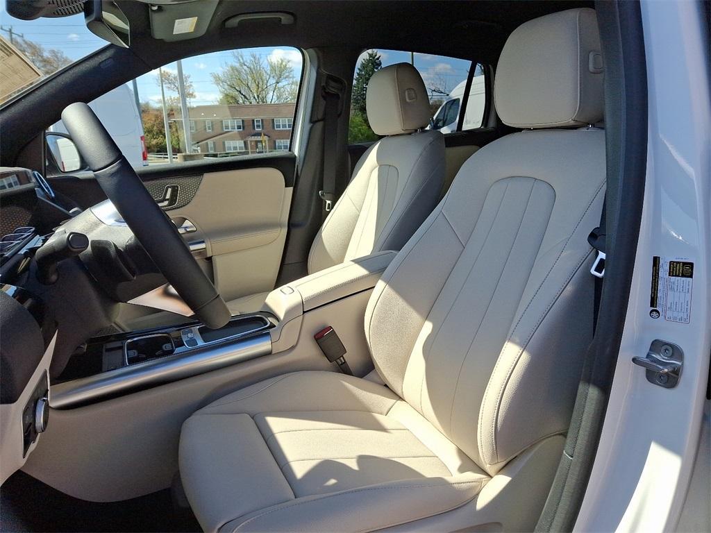 new 2025 Mercedes-Benz GLA 250 car, priced at $44,250