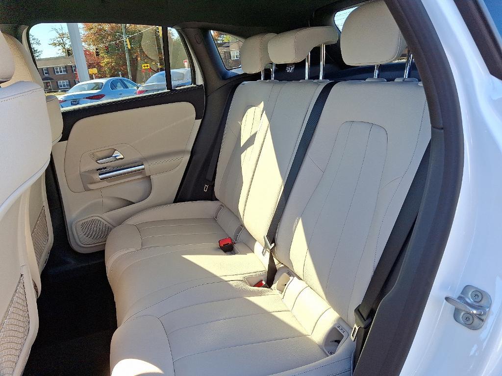 used 2025 Mercedes-Benz GLA 250 car, priced at $39,900